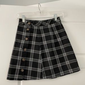 Plaid skirt with buttons!